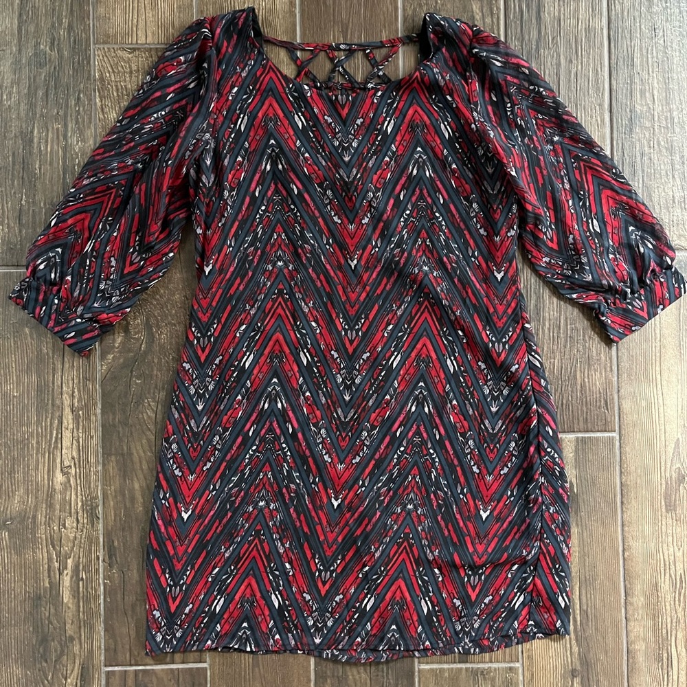 Want & need geometric dress